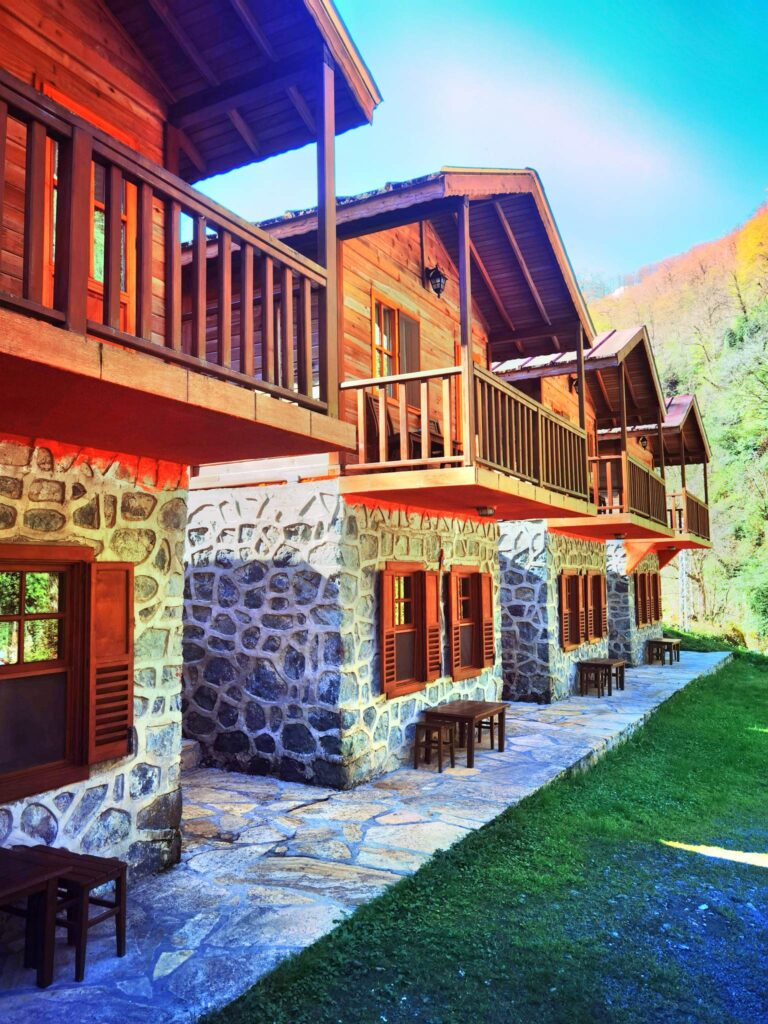 Artvin Mençuna konakları bungalov evler